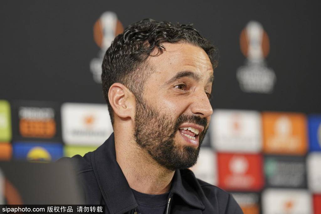 曝曼联高层依旧相信阿莫林 愿意给他时间扭转局面 曝曼联高层依旧相信阿莫林 愿意给他时间扭转局面