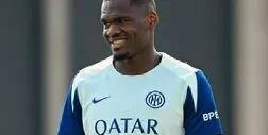 邦尼伤病成谜!国际米兰备战卡利亚里,劳塔罗回归增添胜算 邦尼伤病成谜!国际米兰备战卡利亚里,劳塔罗回归增添胜算