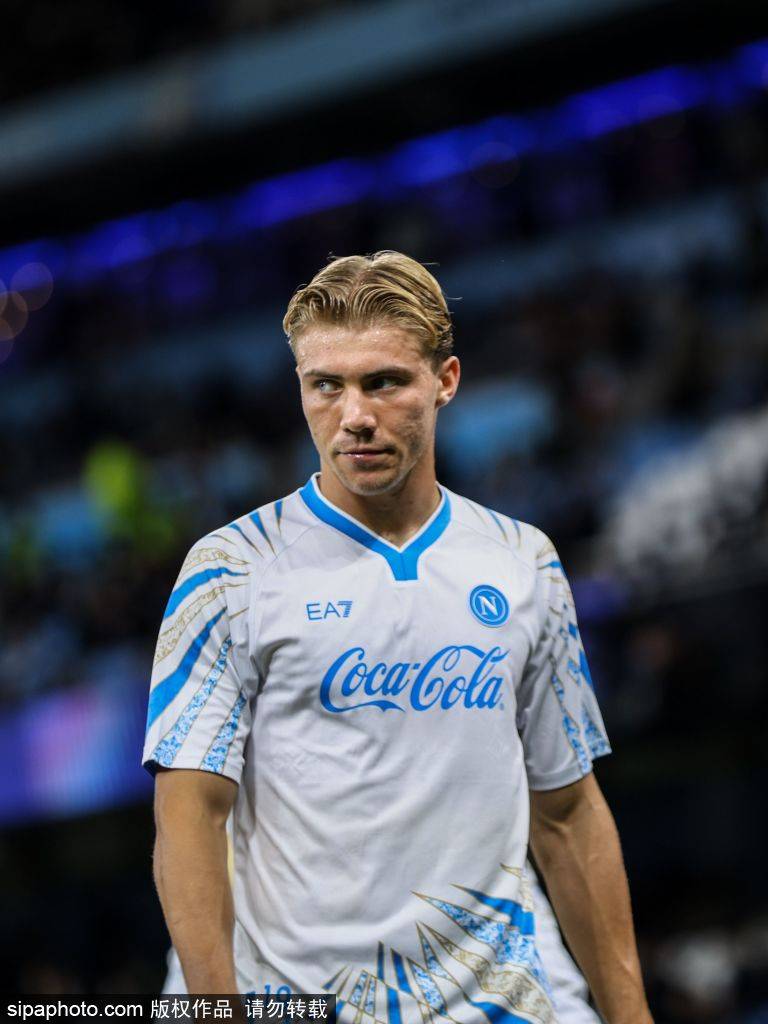 哈兰德提前离队:曼城与挪威国家队的双赢之策 哈兰德提前离队:曼城与挪威国家队的双赢之策